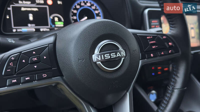 Хэтчбек Nissan Leaf 2023 в Сваляве