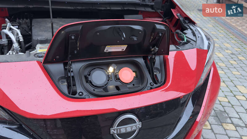 Хэтчбек Nissan Leaf 2023 в Сваляве