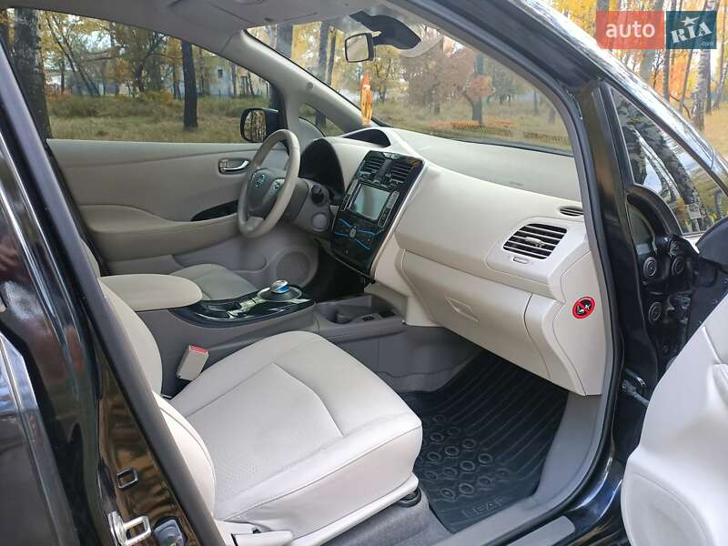 Хэтчбек Nissan Leaf 2012 в Ахтырке фото 12 Хэтчбек Nissan Leaf 2012 в Ахтырке