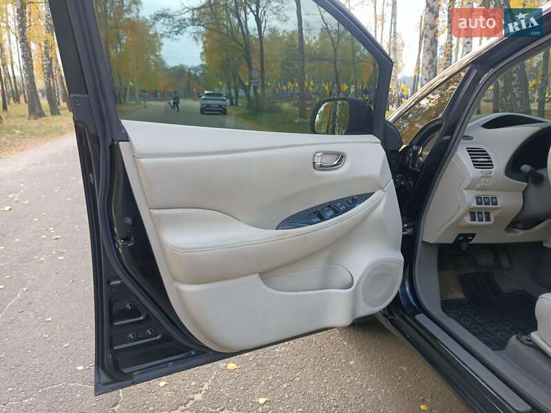 Хэтчбек Nissan Leaf 2012 в Ахтырке фото 22 Хэтчбек Nissan Leaf 2012 в Ахтырке