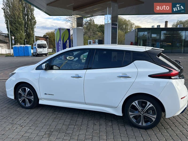 Хэтчбек Nissan Leaf 2020 в Киеве