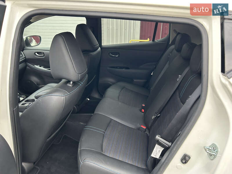 Хэтчбек Nissan Leaf 2020 в Киеве