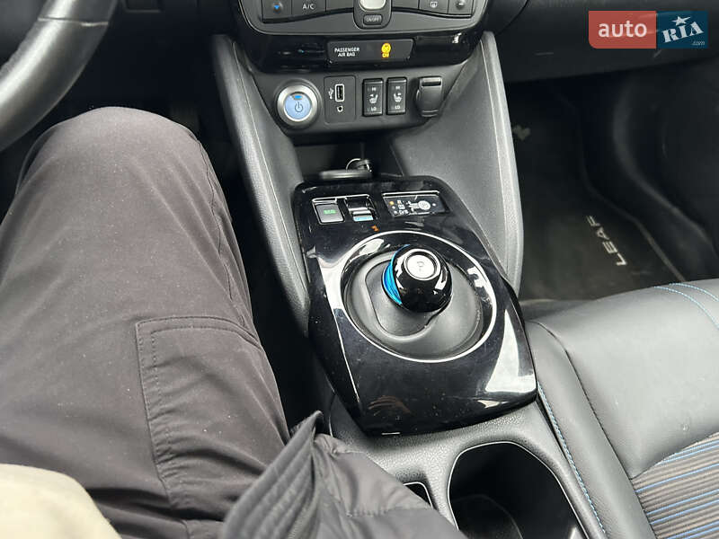 Хэтчбек Nissan Leaf 2020 в Киеве