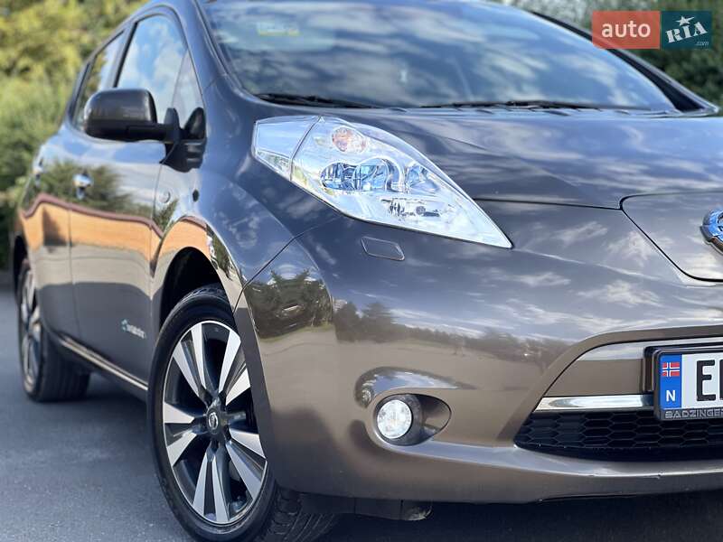 Хэтчбек Nissan Leaf 2016 в Тернополе