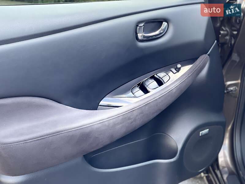 Хэтчбек Nissan Leaf 2016 в Тернополе