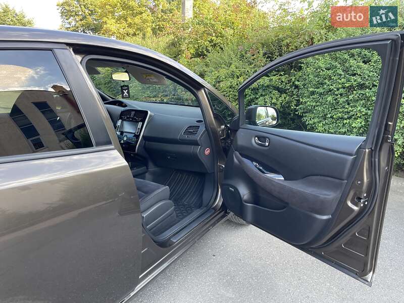 Хэтчбек Nissan Leaf 2016 в Тернополе