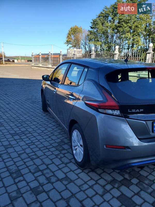 Хэтчбек Nissan Leaf 2019 в Снятине