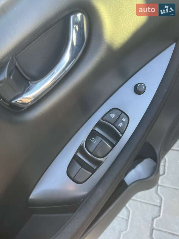 Хэтчбек Nissan Leaf 2019 в Снятине