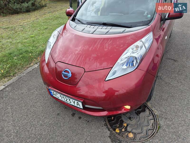 Хэтчбек Nissan Leaf 2014 в Ковеле