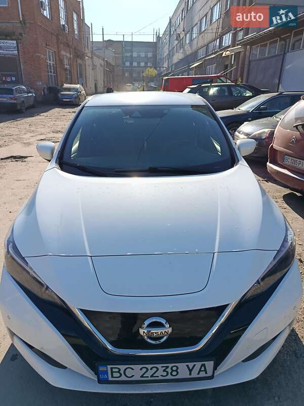 Хетчбек Nissan Leaf 2018 в Львові фото 3 Хетчбек Nissan Leaf 2018 в Львові