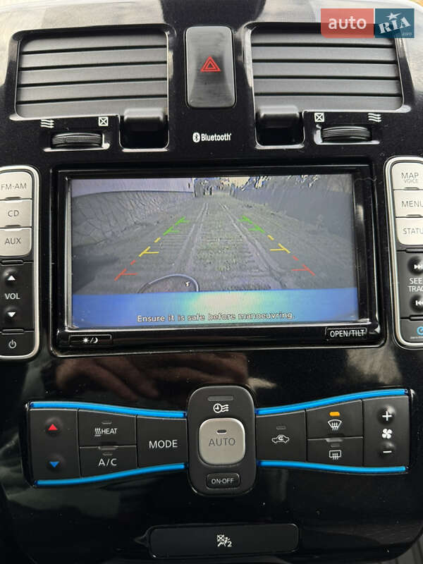 Хэтчбек Nissan Leaf 2015 в Золочеве