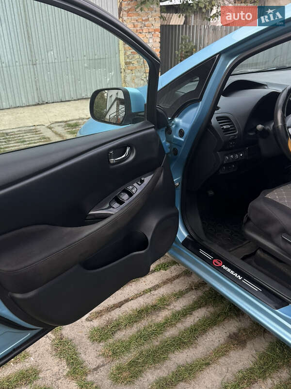 Хэтчбек Nissan Leaf 2015 в Золочеве