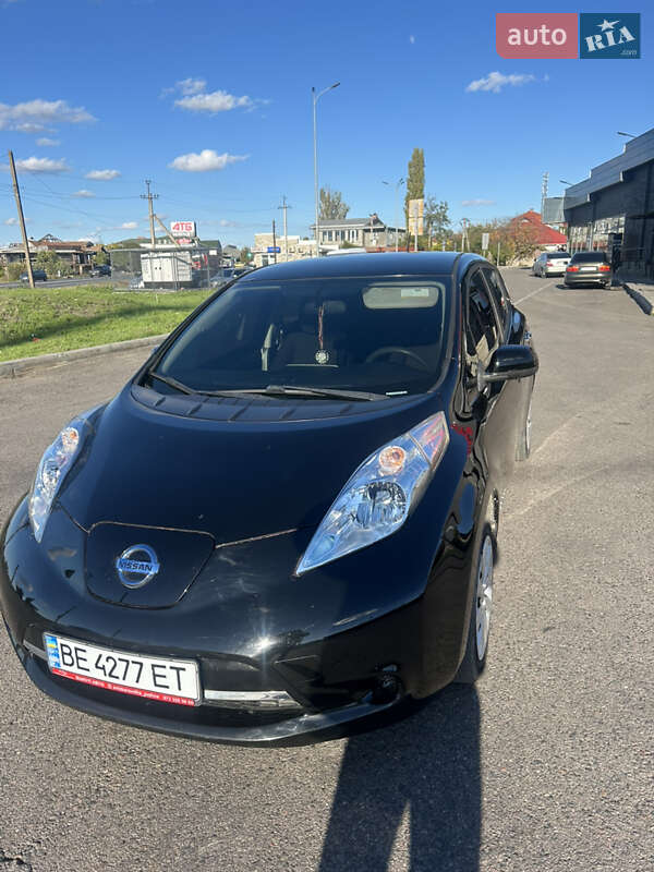 Хэтчбек Nissan Leaf 2016 в Николаеве