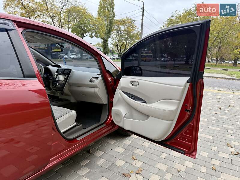 Хэтчбек Nissan Leaf 2012 в Одессе фото 41 Хэтчбек Nissan Leaf 2012 в Одессе