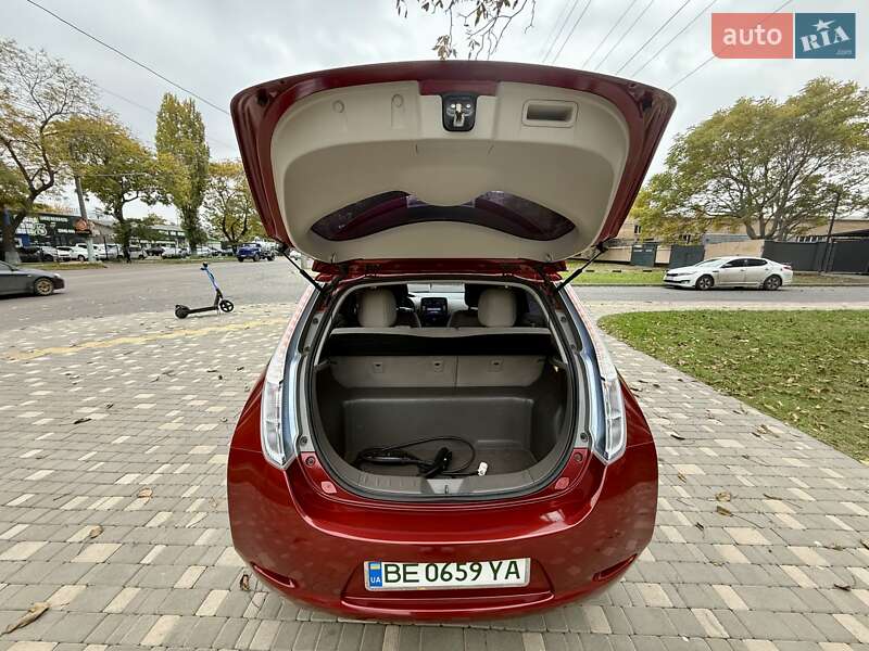 Хэтчбек Nissan Leaf 2012 в Одессе фото 70 Хэтчбек Nissan Leaf 2012 в Одессе