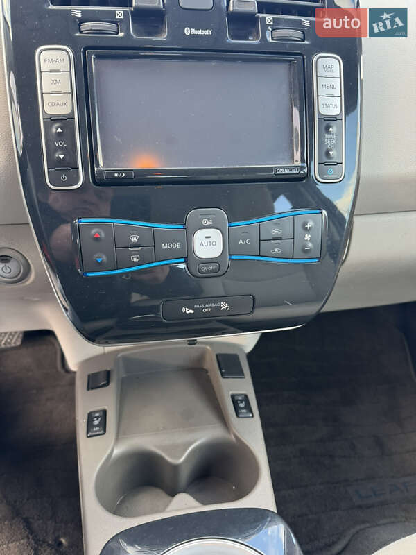 Хэтчбек Nissan Leaf 2012 в Житомире фото 10 Хэтчбек Nissan Leaf 2012 в Житомире