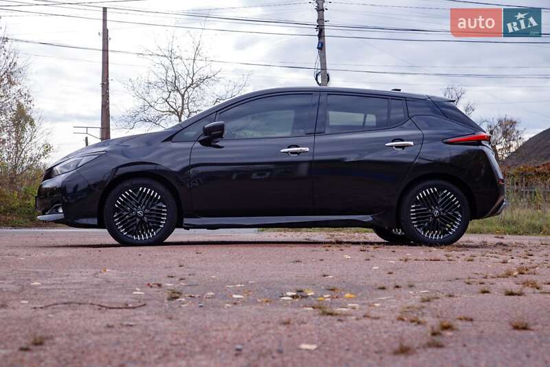 Хетчбек Nissan Leaf 2023 в Бердичеві