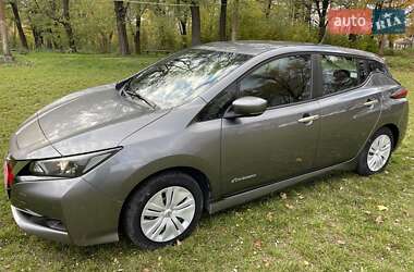 Хэтчбек Nissan Leaf 2018 в Хмельницком