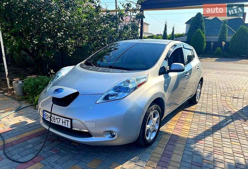 Хетчбек Nissan Leaf 2010 в Одесі фото 3 Хетчбек Nissan Leaf 2010 в Одесі