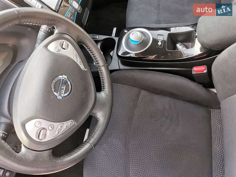 Хэтчбек Nissan Leaf 2016 в Фастове