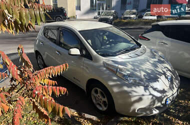 Хэтчбек Nissan Leaf 2011 в Львове Хэтчбек Nissan Leaf 2011 в Львове