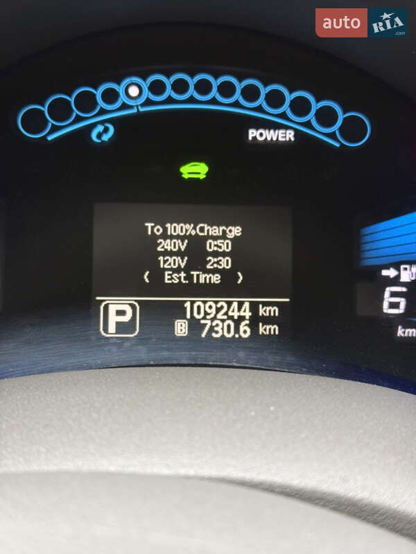 Хэтчбек Nissan Leaf 2011 в Львове