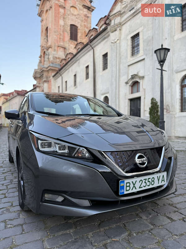 Хэтчбек Nissan Leaf 2020 в Каменец-Подольском