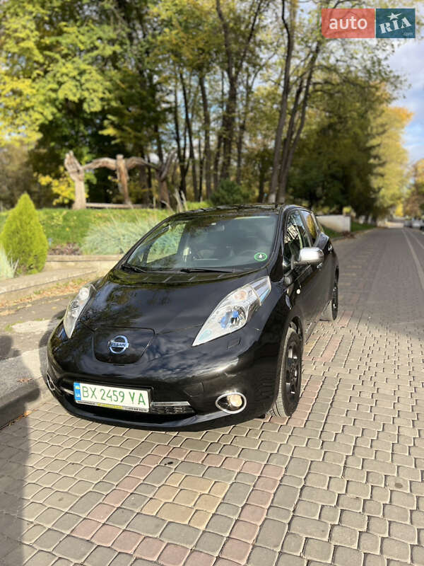 Хэтчбек Nissan Leaf 2013 в Каменец-Подольском фото 2 Хэтчбек Nissan Leaf 2013 в Каменец-Подольском