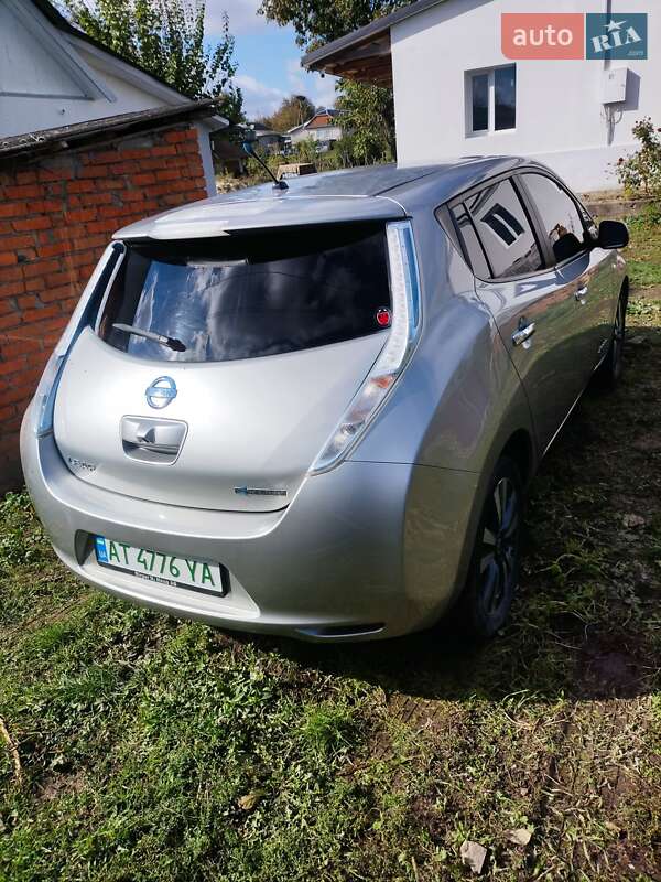 Хэтчбек Nissan Leaf 2013 в Каменец-Подольском фото 12 Хэтчбек Nissan Leaf 2013 в Каменец-Подольском