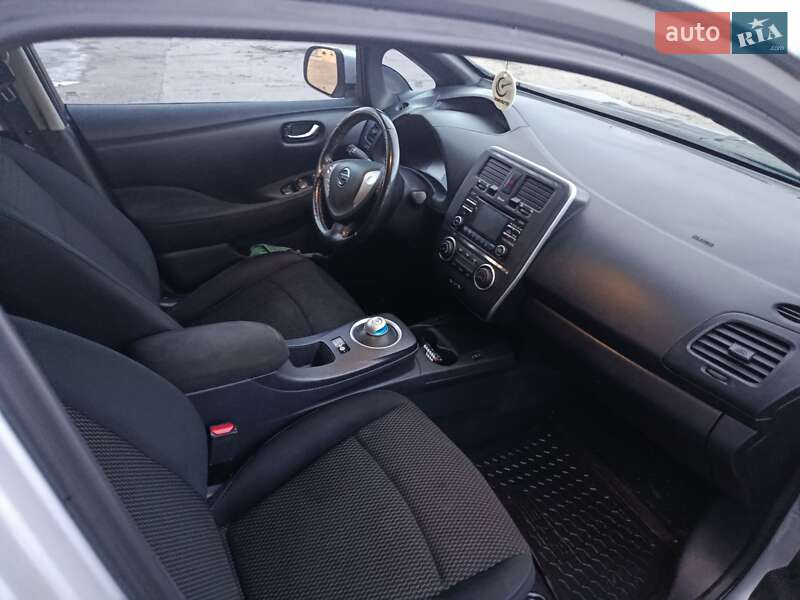 Хетчбек Nissan Leaf 2013 в Житомирі