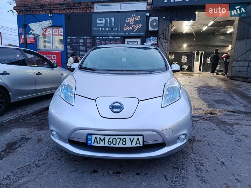 Хетчбек Nissan Leaf 2013 в Житомирі