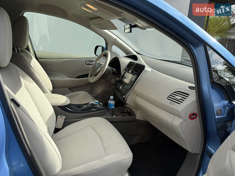Хэтчбек Nissan Leaf 2012 в Владимире фото 13 Хэтчбек Nissan Leaf 2012 в Владимире