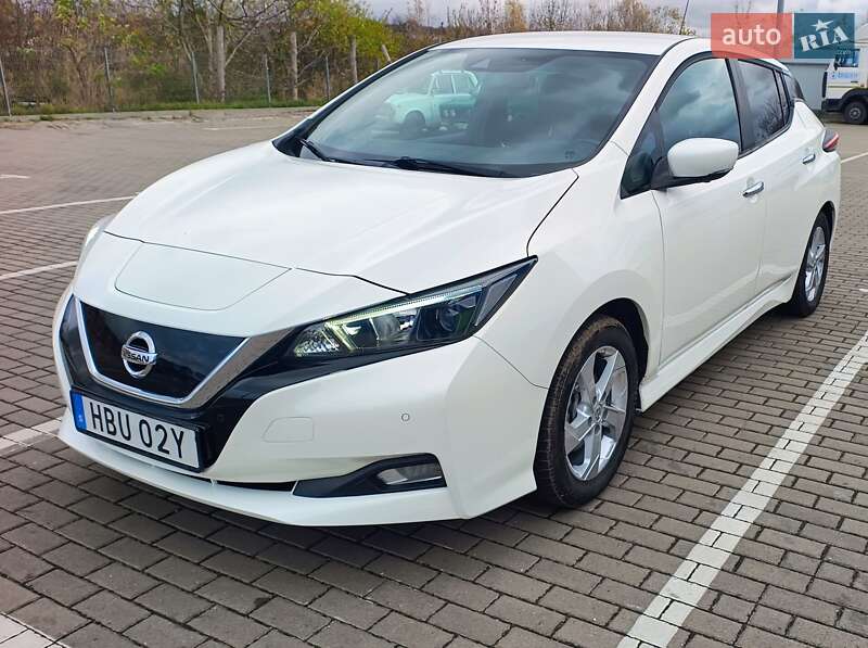 Хетчбек Nissan Leaf 2020 в Дубні