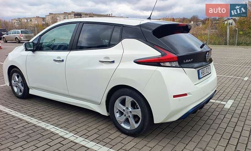 Хетчбек Nissan Leaf 2020 в Дубні