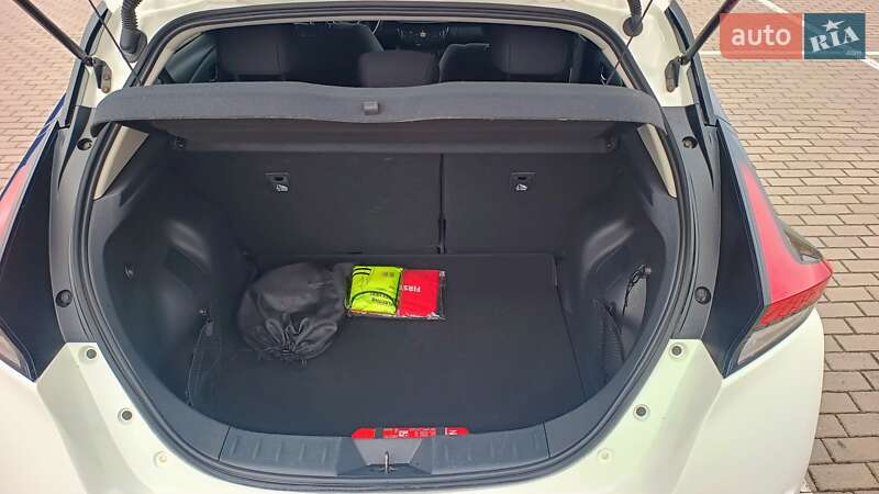 Хетчбек Nissan Leaf 2020 в Дубні