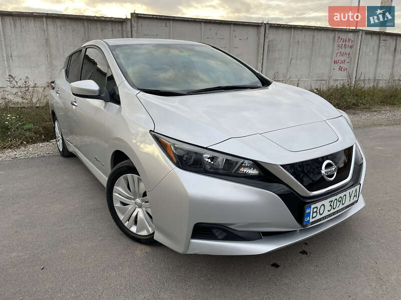 Хэтчбек Nissan Leaf 2018 в Тернополе фото Хэтчбек Nissan Leaf 2018 в Тернополе