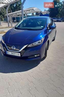 Хэтчбек Nissan Leaf 2022 в Полтаве