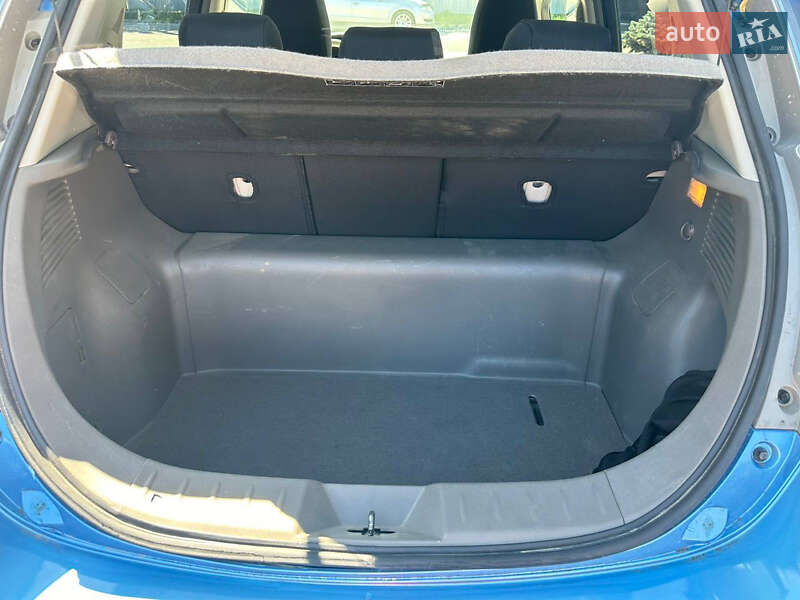 Хэтчбек Nissan Leaf 2012 в Ужгороде фото 14 Хэтчбек Nissan Leaf 2012 в Ужгороде