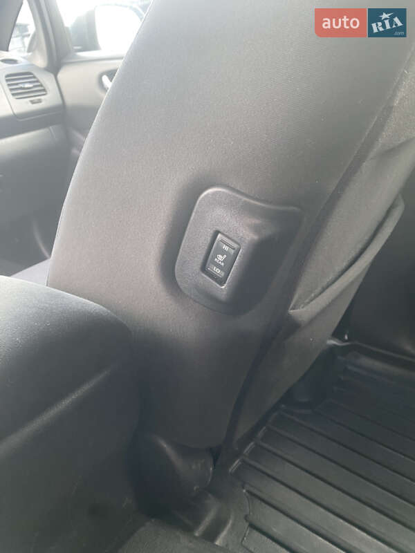 Хэтчбек Nissan Leaf 2014 в Ровно фото 15 Хэтчбек Nissan Leaf 2014 в Ровно