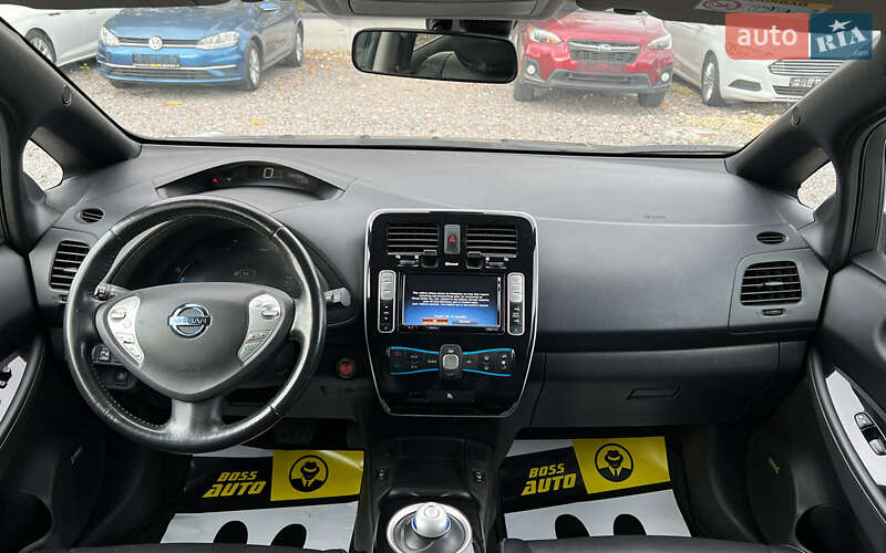 Хэтчбек Nissan Leaf 2015 в Львове