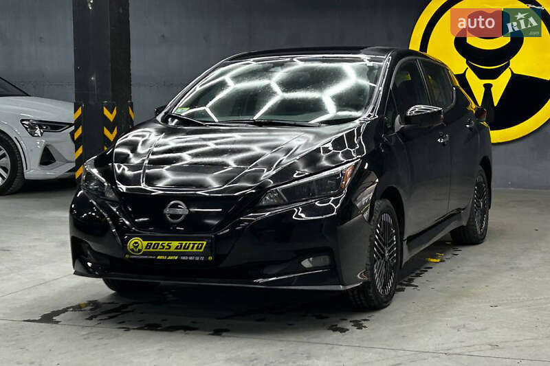 Хетчбек Nissan Leaf 2022 в Чернівцях