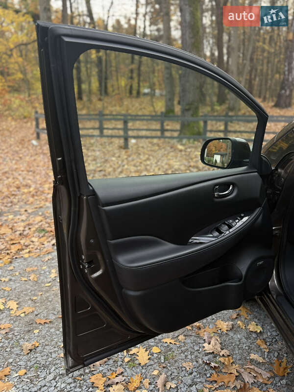 Хэтчбек Nissan Leaf 2017 в Бродах фото 9 Хэтчбек Nissan Leaf 2017 в Бродах