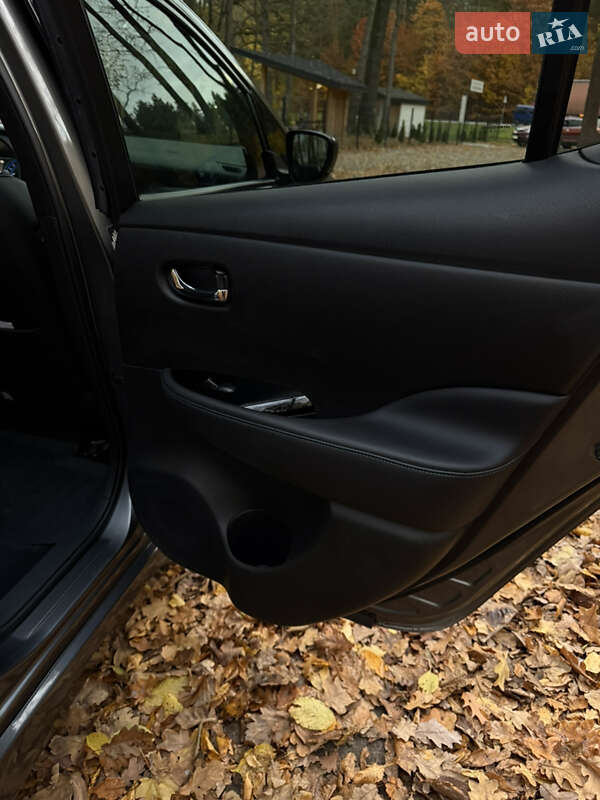 Хэтчбек Nissan Leaf 2018 в Бродах фото 13 Хэтчбек Nissan Leaf 2018 в Бродах