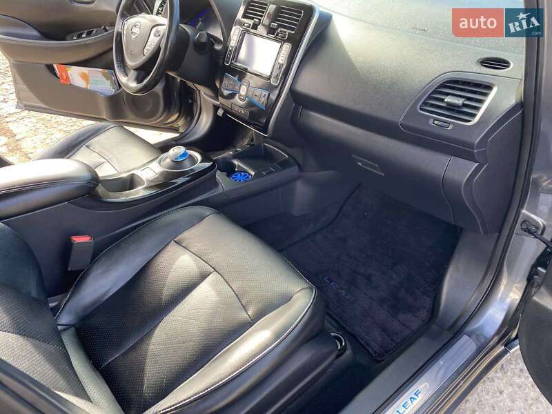 Хэтчбек Nissan Leaf 2015 в Одессе