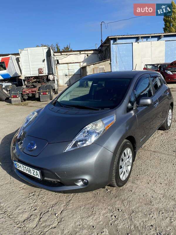 Хэтчбек Nissan Leaf 2015 в Одессе