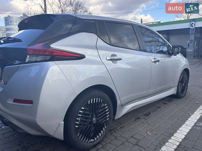 Хэтчбек Nissan Leaf 2024 в Харькове