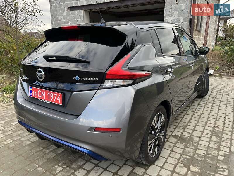 Хэтчбек Nissan Leaf 2018 в Львове