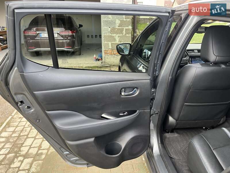 Хэтчбек Nissan Leaf 2018 в Львове