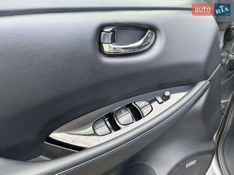 Хэтчбек Nissan Leaf 2018 в Львове