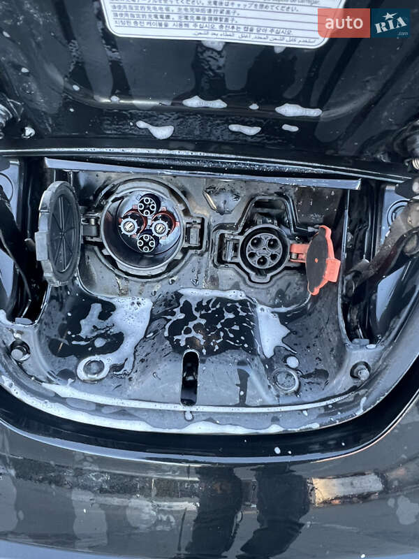 Хетчбек Nissan Leaf 2013 в Хмельницькому